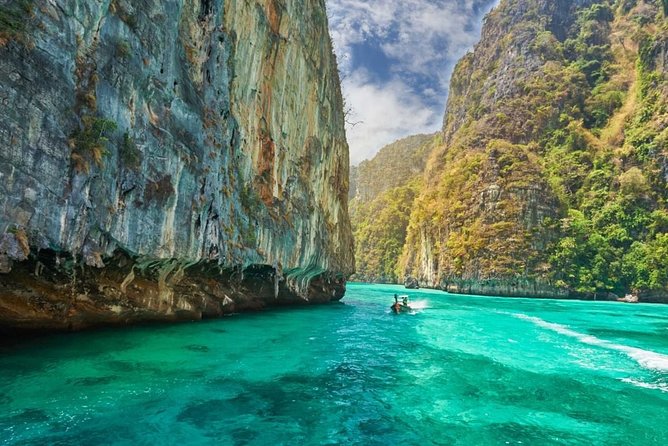 Blu Anda Catamaran to Phi Phi from Phuket - Ko Phi Phi Lee and Maya Bay area: kayaking with the cliffs overhead