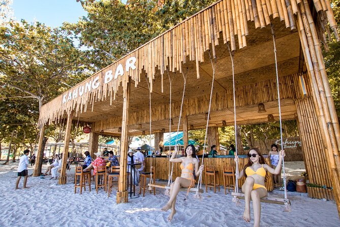 Coral Island by Speed boat from Phuket - Lunch on Coral Island: the meal that keeps the day from dragging