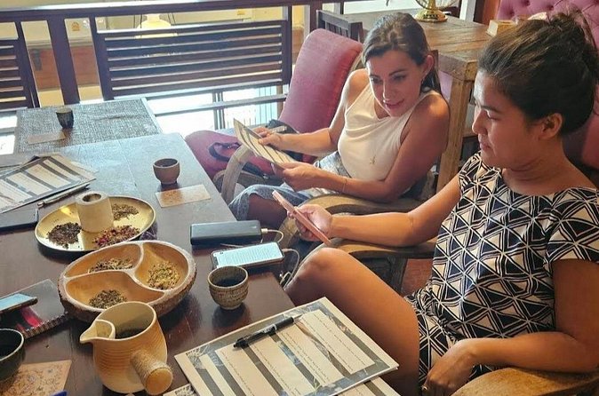 Decode Your Birth Chart: A Guided Astrology Workshop - Tea and herbal remedies: a bonus when your session includes it