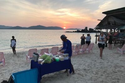 Exclusive Small Group Phi Phi Islands Sunrise or Day Trip - Khai Island and Sunrise: Beach Time That Actually Fits the Day