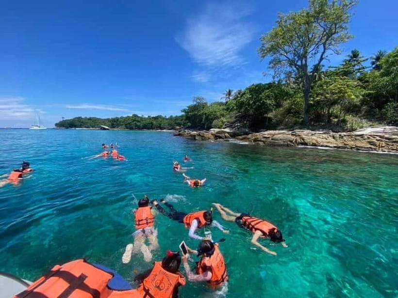 From Phuket: Raya, Coral & Maiton Island Day Trip w/Transfer - Patok Bay Lunch and Break: When the Buffet Keeps the Day Moving