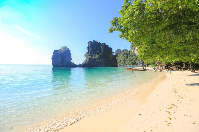 Hype Yacht : VIP tour Krabi Islands & Phang Nga Bay from Phuket - Ko Lao La Ding: the refreshment stop before Phang Nga Bay