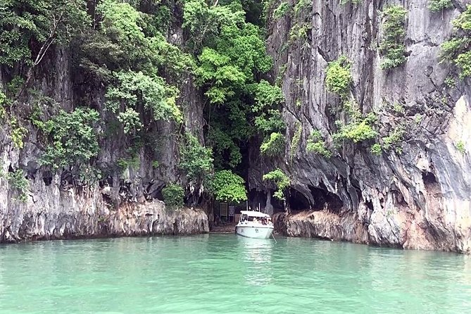 James Bond Island by Speedboat - Panyee Island Floating Lunch: Food and Village Time