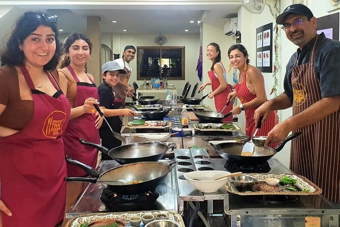 Organic Thai cooking class - Open-air kitchen over a tropical garden: comfort and focus during the 3 hours