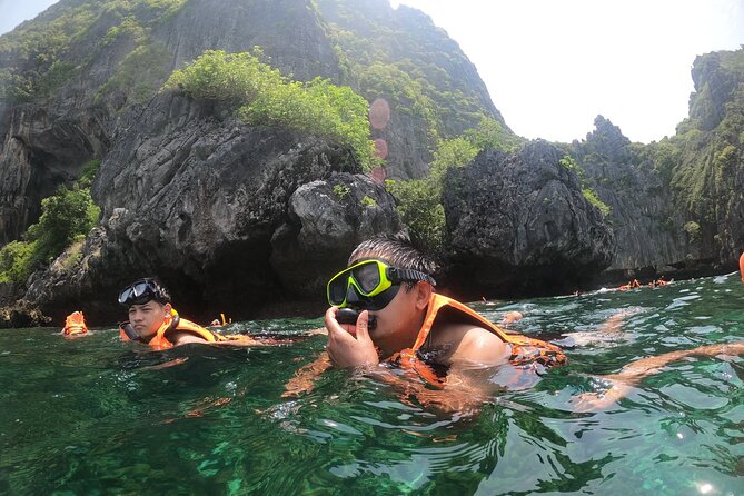 Phi Phi Island Adventure Day Tour from Phuket Speedboat/Catamaran - Speedboat vs catamaran: how the ride changes the day