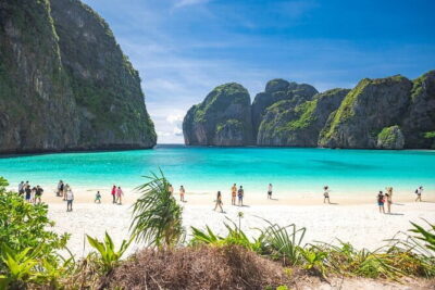 Phi Phi Islands and Khai Island by Premium Speed Catamaran - Royal Phuket Marina: Check-In, Light Breakfast, and the 8:00 am Start