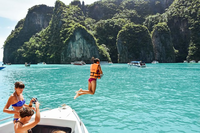Phi Phi Islands PRIVATE SPEEDBOAT TOUR - Why a Phi Phi Private Speedboat Works Better Than Joining a Group