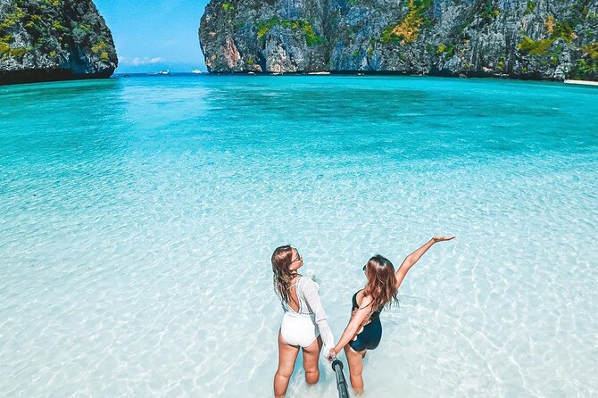 Phi Phi Islands Snorkeling Tour with 7 Stops & Lunch from Phuket - Pileh Lagoon at Pileh Bay: a calm swimming finish