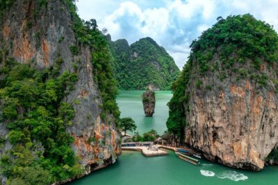 Phi Phi + James Bond islands Full day - Combo - Royal Phuket Marina, pickups, and the rhythm of a 9.5-hour day