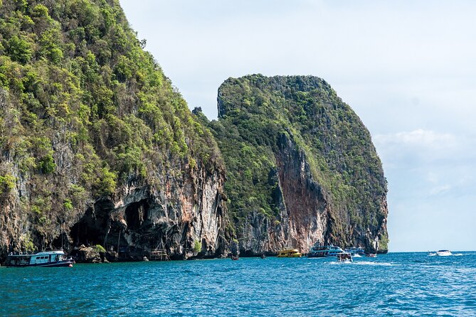 Phi Phi Khai Islands Excursion with Seaview & Lunch by speedboat - Phi Phi Don: Lunch by the Beach and Time at Ton Sai Bay