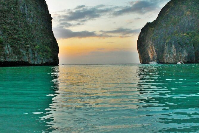 Phi Phi, Maya Bay, Bamboo by Private VIP boat - Maya Bay: limestone cliffs, white sand, and the timing game
