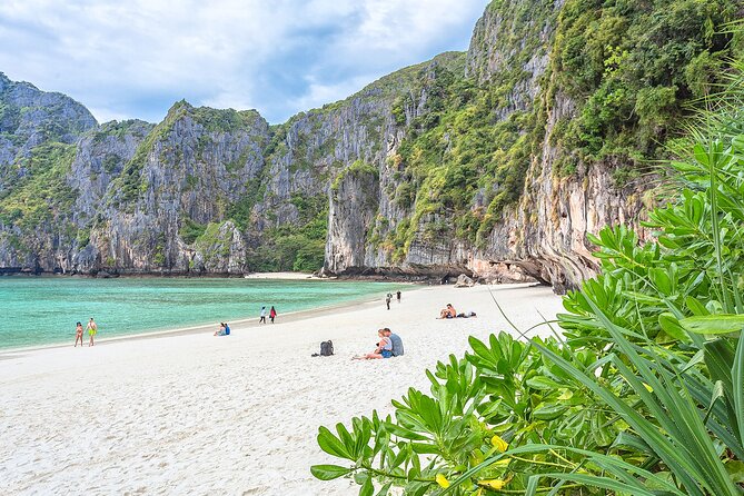 Phi Phi, Maya Bay, & Khai Islands Premium Trip from Phuket - Maya Bay in 30 minutes: the photo spot and the crowd reality