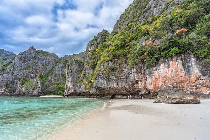 Phi Phi, Maya, Khai and Pileh Day Trip by Speed Catamaran From Phuket - Maya Bay: the one-hour swim break that people come for