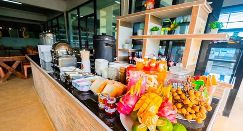 Phuket: Coral and racha Islands Snorkeling Trip with Lunch - The Thai buffet lunch and the snacks that keep the day easy