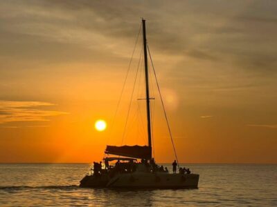 Phuket: Coral Island & Sunset Dinner by Sailing Catamaran - The catamaran ride: comfortable sailing plus a realistic time frame