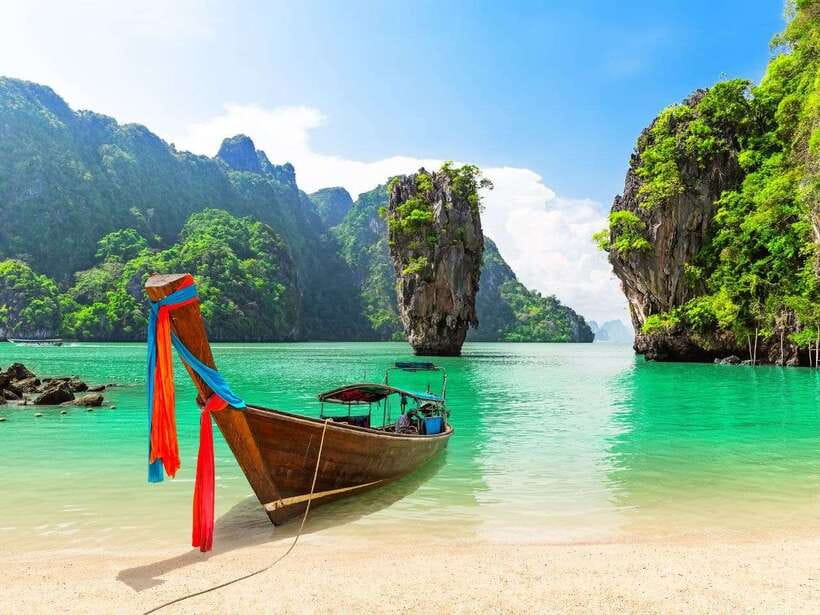Phuket: James Bond Island by Longtail Boat Small Group Tour - Ko Panyi floating village: lunch with a view of daily life