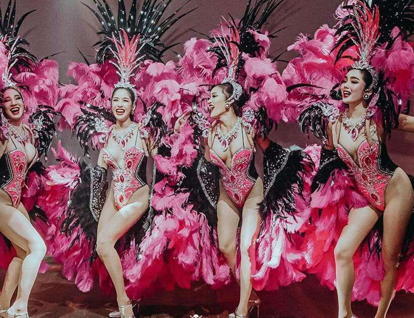 Phuket: Simon Cabaret Show Entry VIP Ticket - Costumes, Lip Sync, and Dance Acts: Why the Pacing Works