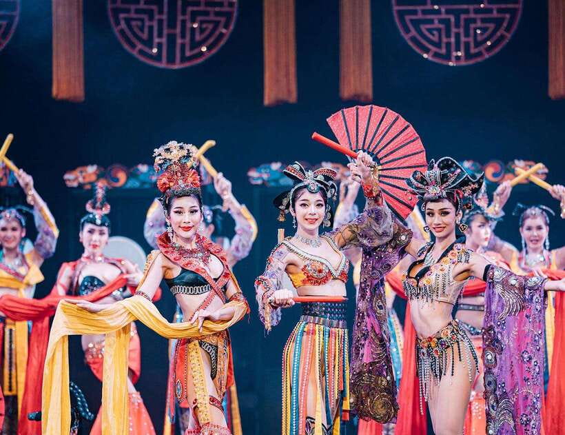 Phuket: Simon Cabaret Show Ticket VIP Seat - The 90-Minute Flow: Thai Culture, Pop, and International Hits