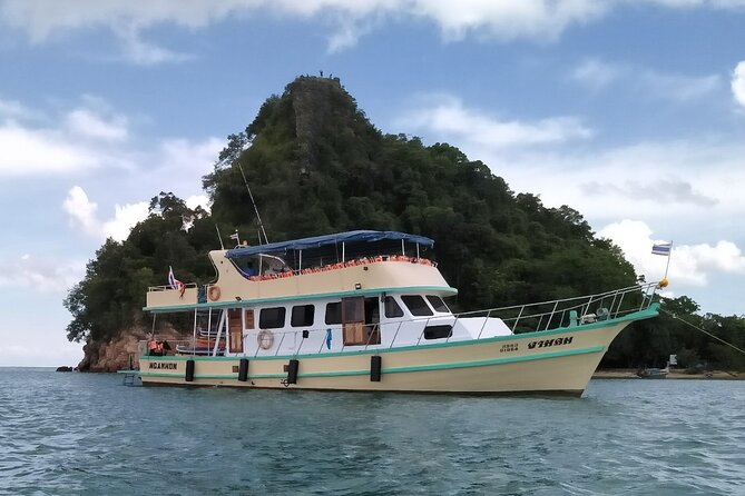 Phuket Sunset Big Boat Trip To Phang Nga Bay & James Bond Island - The big boat on purpose: comfort, spacing, and real pacing