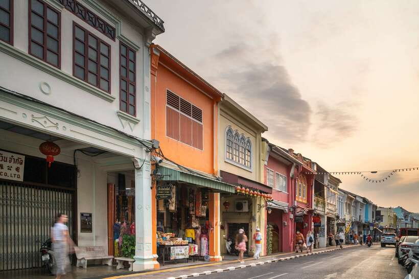 Phuket: Wat Chalong, Viewpoint, and Old Town Guided Tour - Cashew nut factory: the short stop that usually doesn’t waste your time