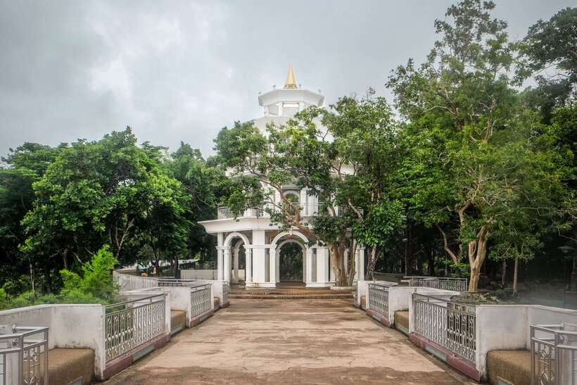 Phuket: Wat Chalong, Viewpoint, and Old Town Guided Tour - Phuket Old Town walk: Sino-Portuguese streets plus food breaks
