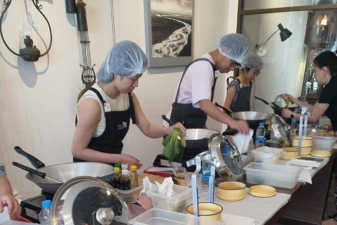 Phuketian Cooking Class With Market Tour - Key things that make this Phuketian class work