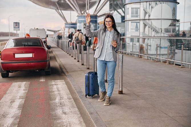 Private Airport Transfer BKK - PTY - HKT - USM By Explera DMC - Meet Your Driver With a Name Sign at BKK, HKT, and USM