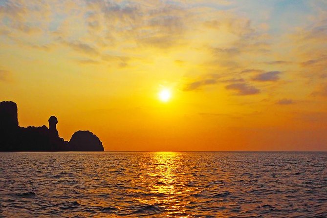 Private Tour Phi Phi Early Bird Premium Tour by Speed Boat - The early-bird schedule: why you’re up so early