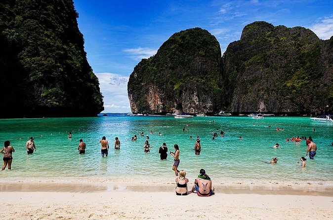 Private Tour Phi Phi Early Bird Premium Tour by Speed Boat - Phi Phi Le snorkeling: fish time, not just a swim