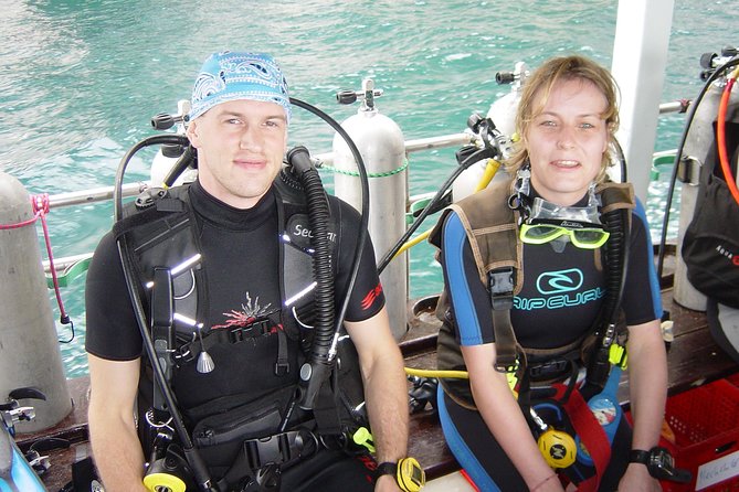 Refresher scuba diving trip, 3 dives at Racha Noi and Racha Yai - Koh Racha Yai: the more challenging third session (with rewards)