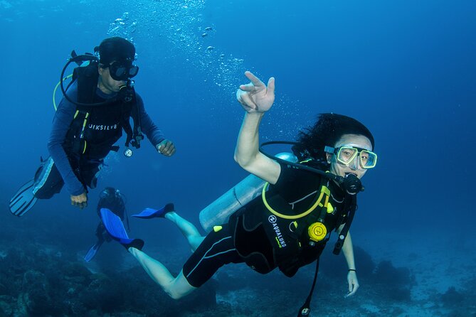 Scuba Diving Daytrip to Racha Yai - Comfort on the boat: food, showers, and the “between sessions” rhythm